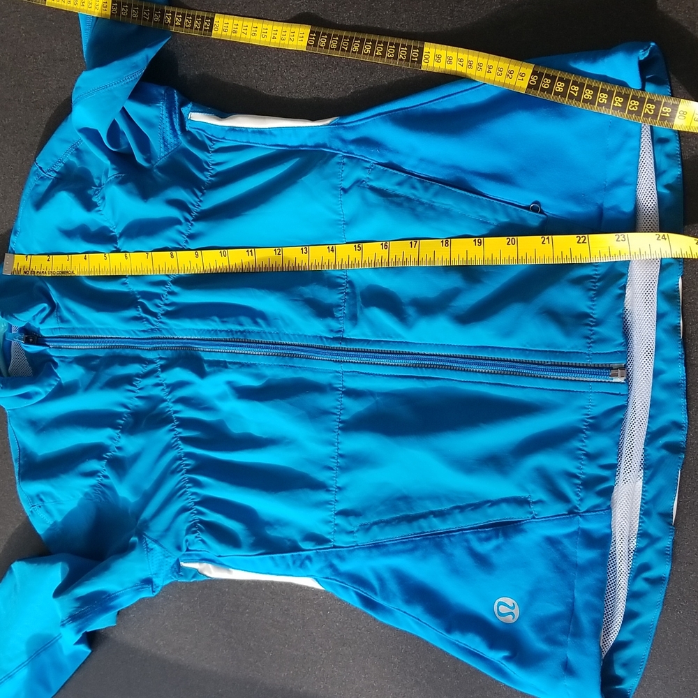 Lululemon Mesh-lined Color Block Running Jacket - Picture 8 of 10